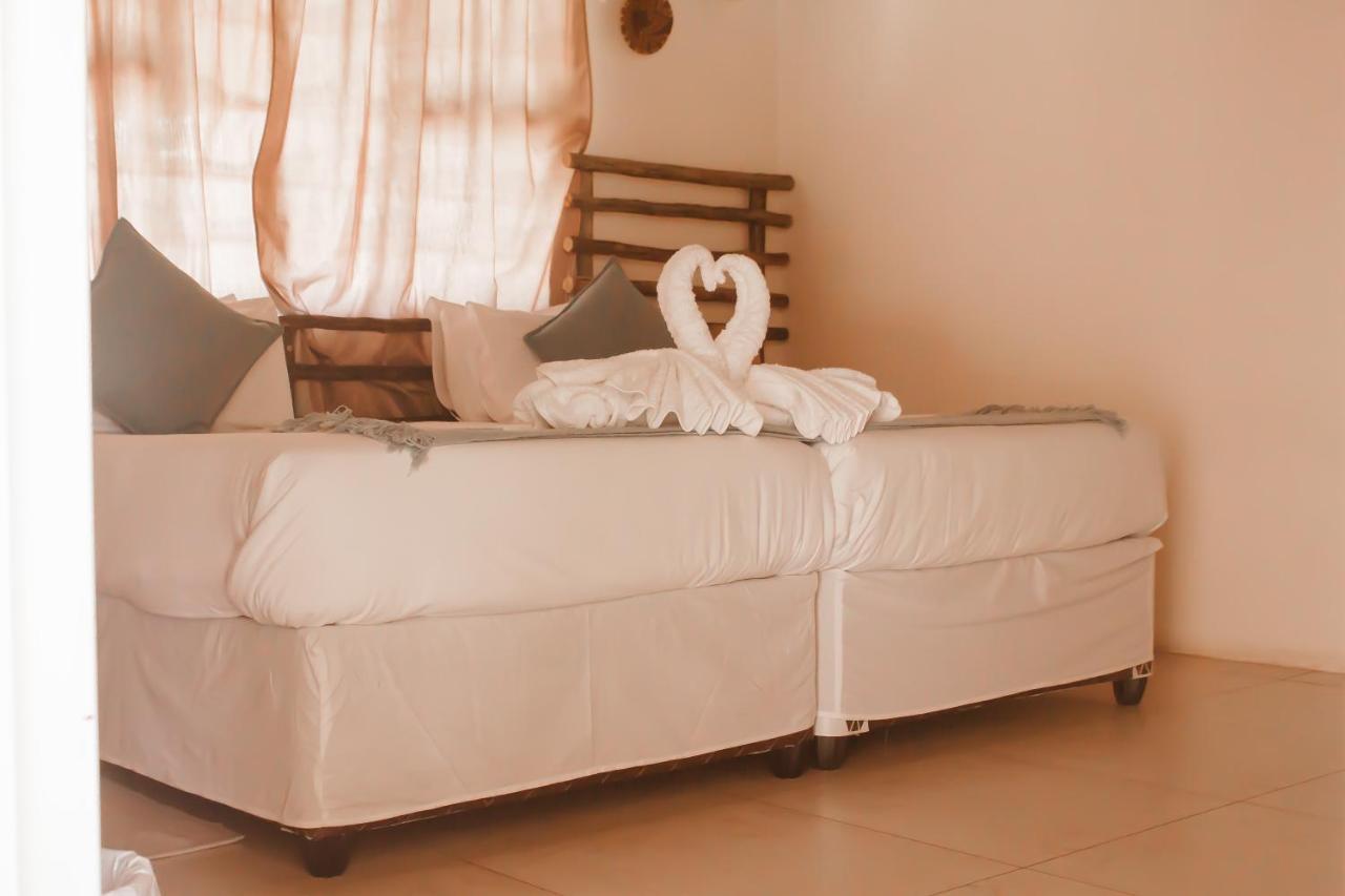 Leeville Guesthouse Kasane Ngoại thất bức ảnh