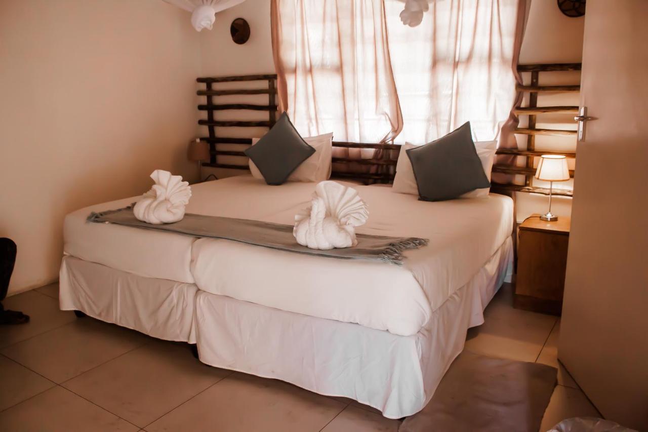 Leeville Guesthouse Kasane Ngoại thất bức ảnh