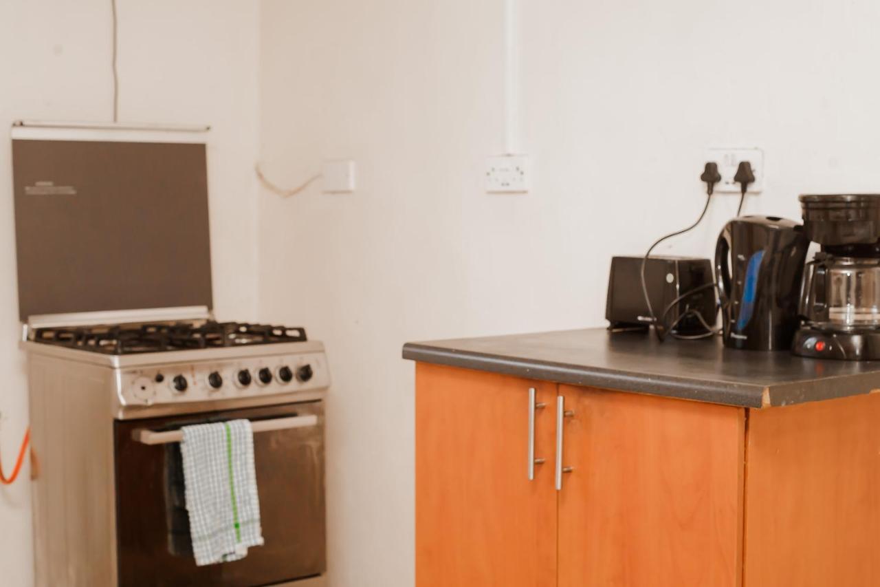 Leeville Guesthouse Kasane Ngoại thất bức ảnh