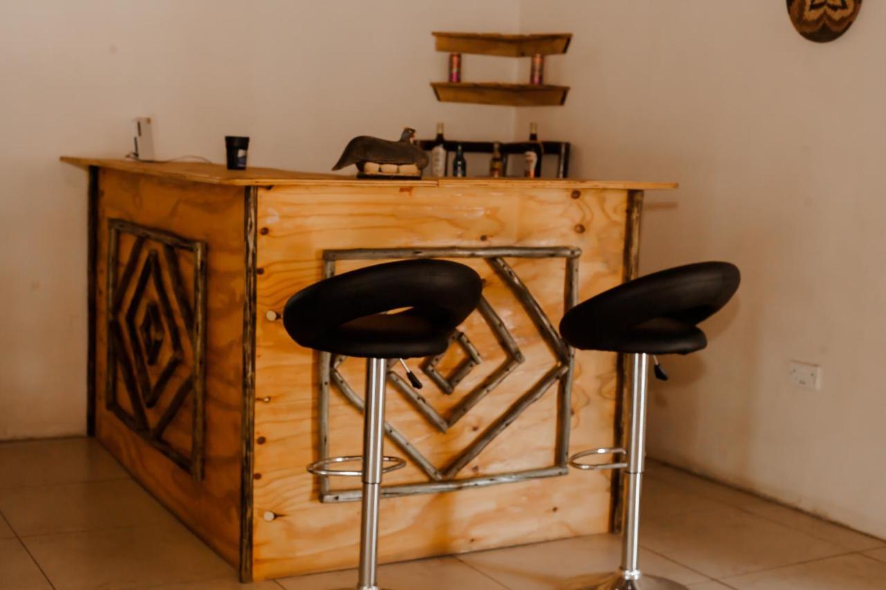 Leeville Guesthouse Kasane Ngoại thất bức ảnh