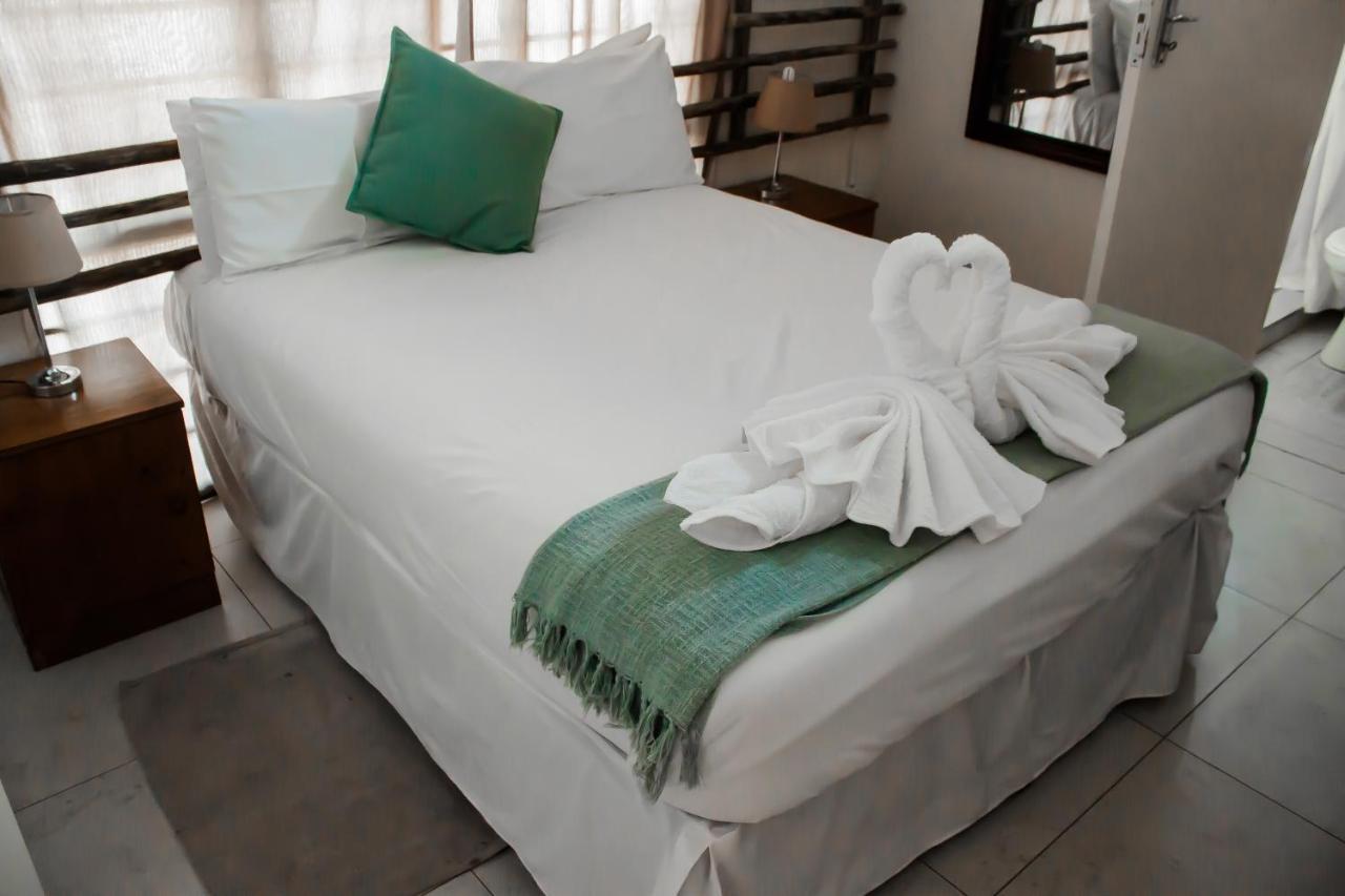 Leeville Guesthouse Kasane Ngoại thất bức ảnh