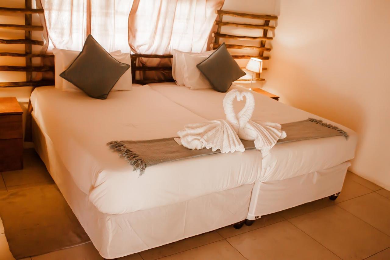 Leeville Guesthouse Kasane Ngoại thất bức ảnh
