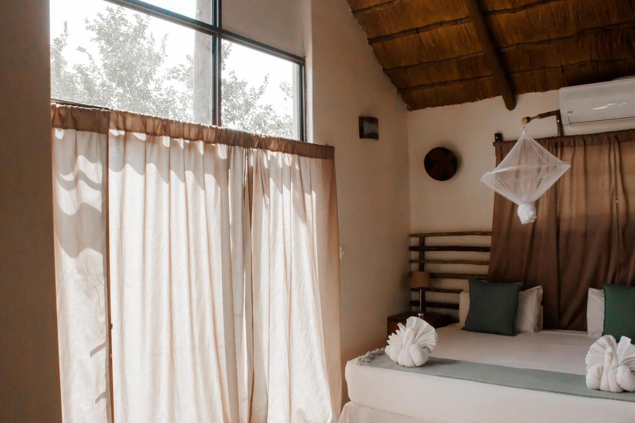 Leeville Guesthouse Kasane Ngoại thất bức ảnh